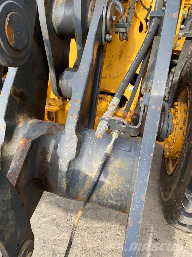 Volvo L 90 G (High tip bucket) 轮式装载机