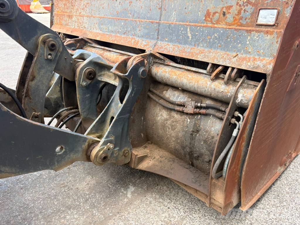 Volvo L 90 G (High tip bucket) 轮式装载机