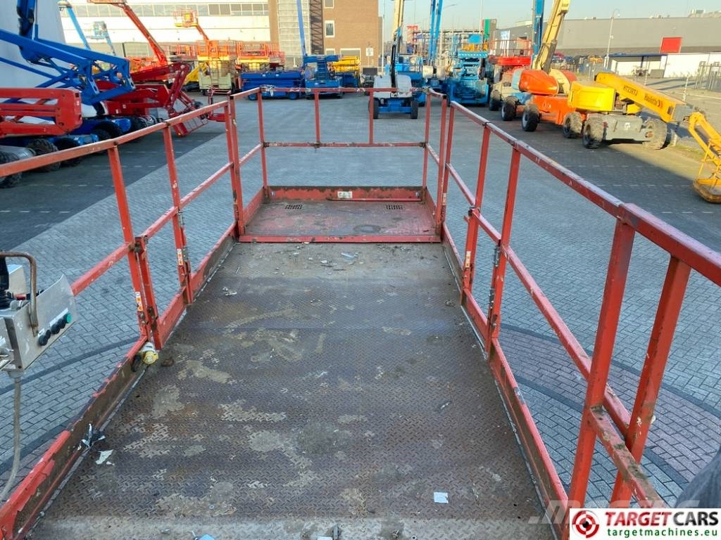 SkyJack SJ8841 RT Diesel 4x4 Scissor Work Lift 1430cm 剪叉式升降机