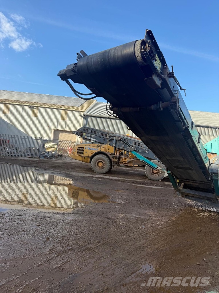 PowerScreen Warrior 2100 移動式篩選機
