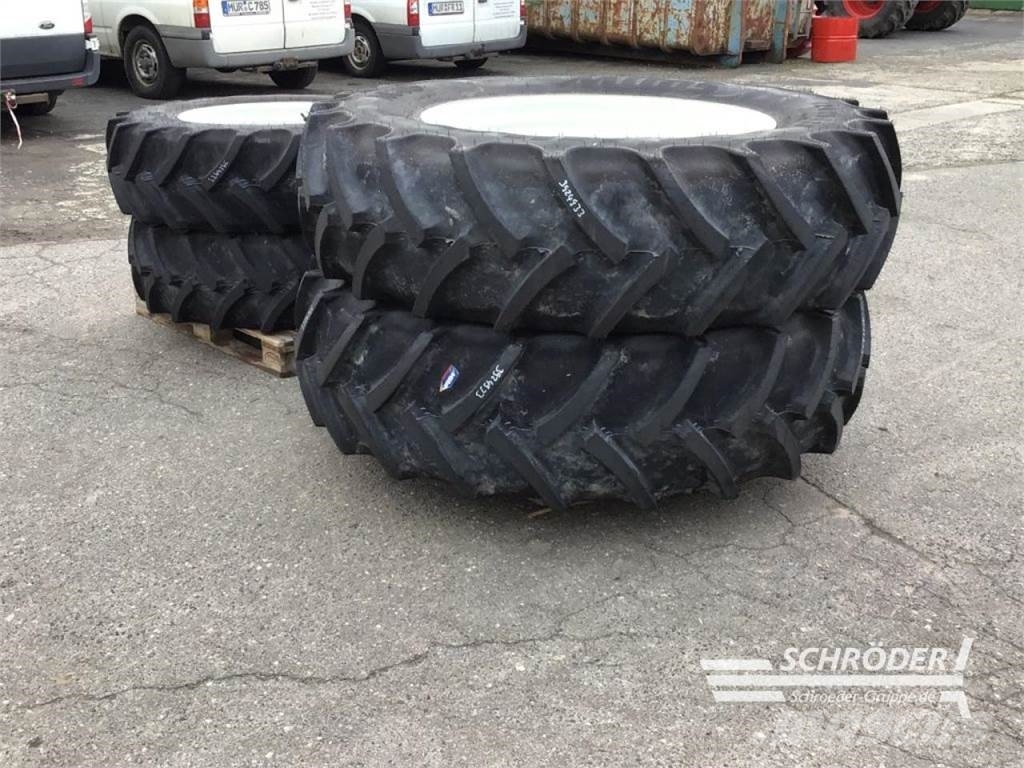 Mitas 2X 340/85 R28 / 2X 420/85 R38 Dubbele wielen