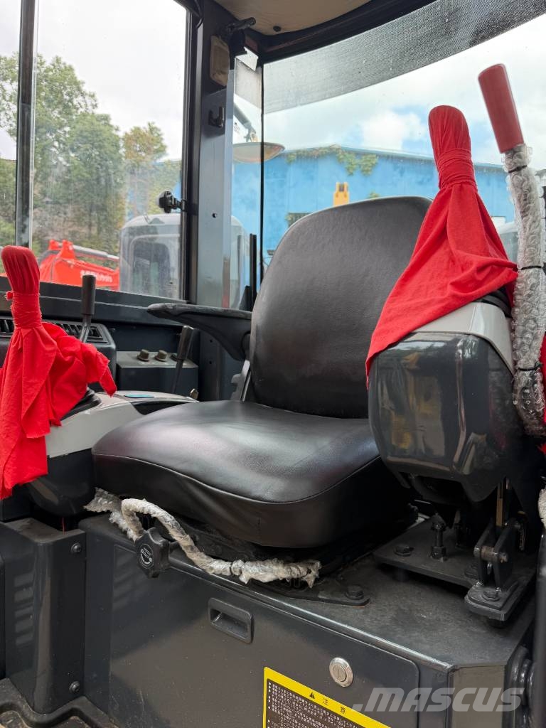 Komatsu PC 40 MR 3000 units excavators in stock Mini bagri <7t