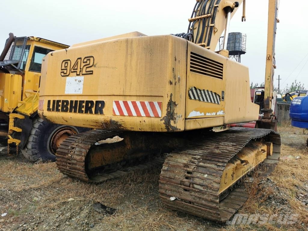 Liebherr R 942 Litronic Bageri guseničari