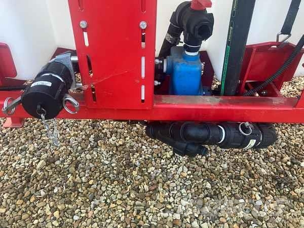  OTHER 1500Ltr Front Fert Tank Прицепные опрыскиватели
