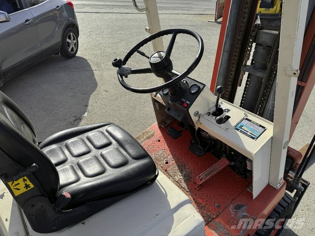 Nissan F01A15U *Triplex+Freihub*Top شاحنات LPG