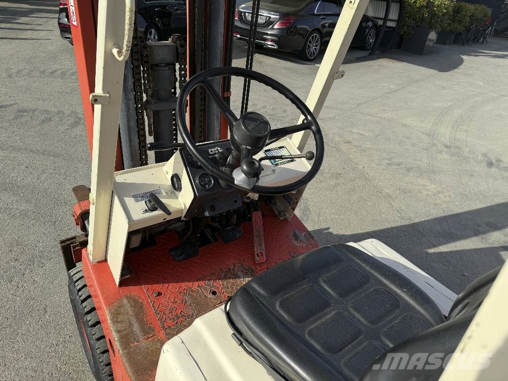 Nissan F01A15U *Triplex+Freihub*Top شاحنات LPG