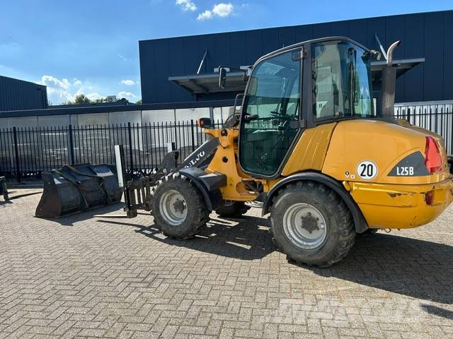 Volvo L 25 B Hjullastere