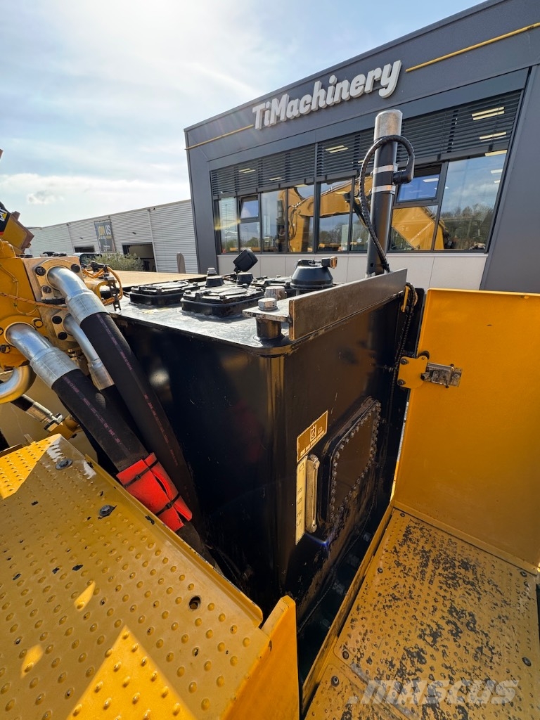 CAT 6015B Crawler excavators