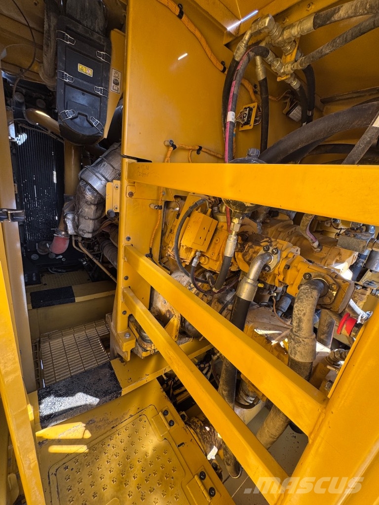 CAT 6015B Crawler excavators