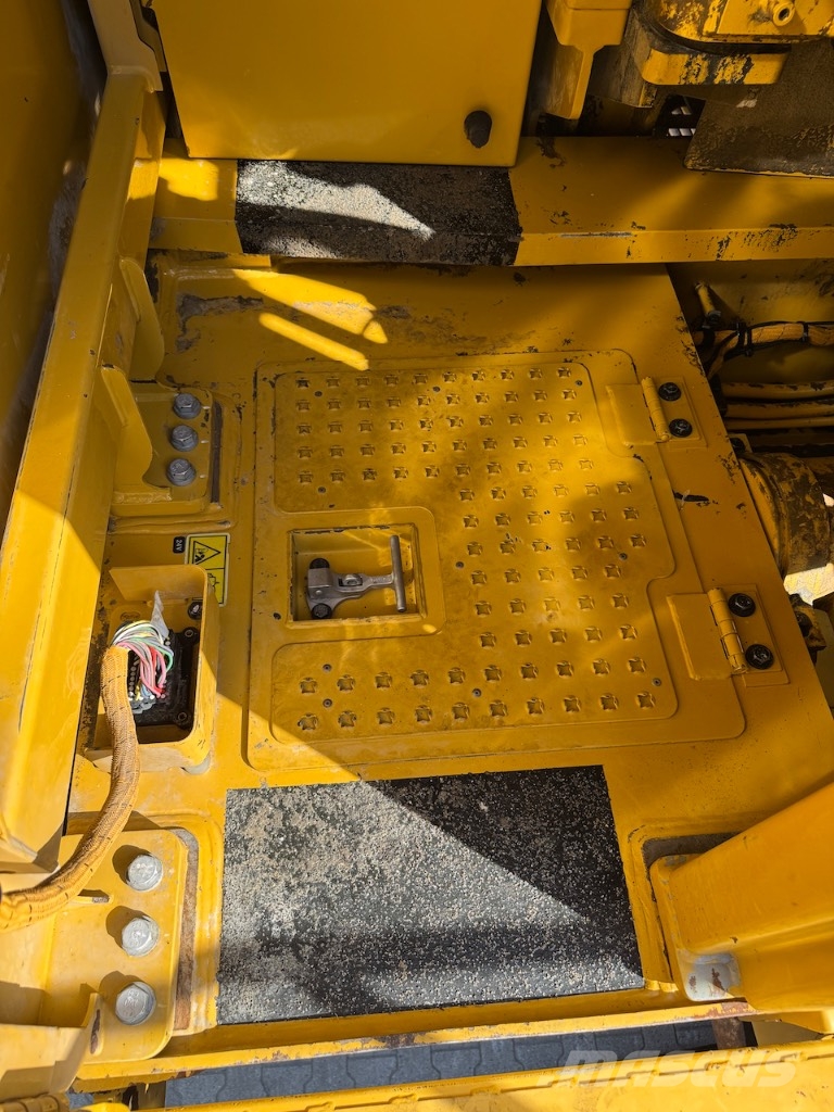 CAT 6015B Crawler excavators