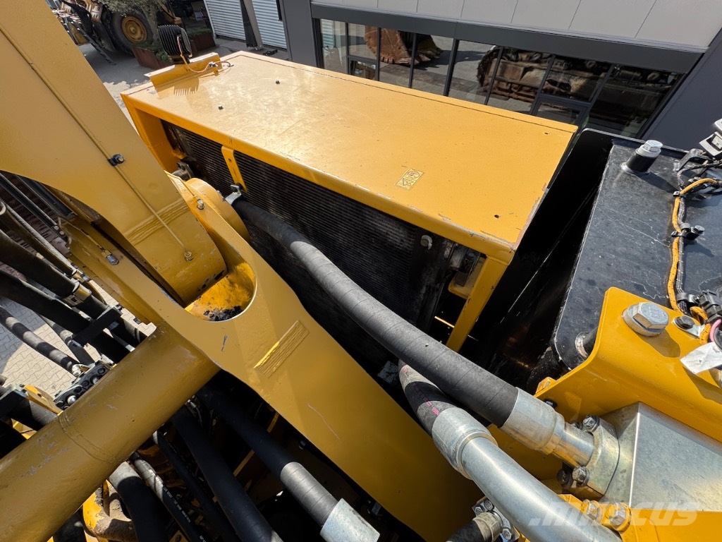 CAT 6015B Crawler excavators