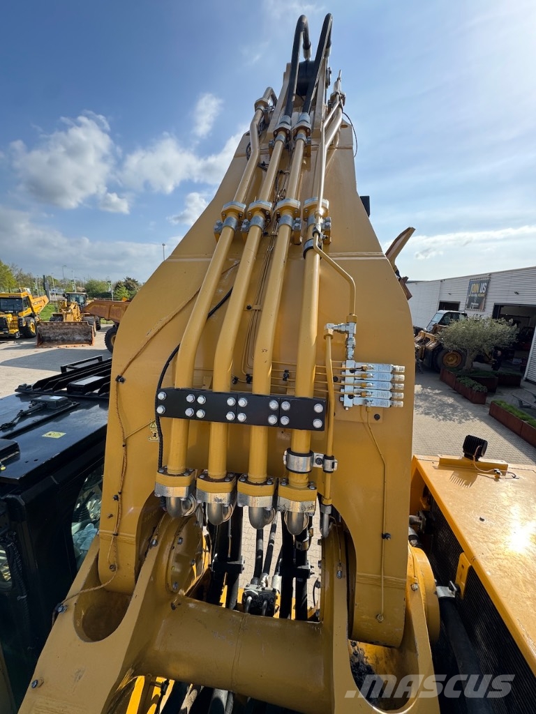 CAT 6015B Crawler excavators