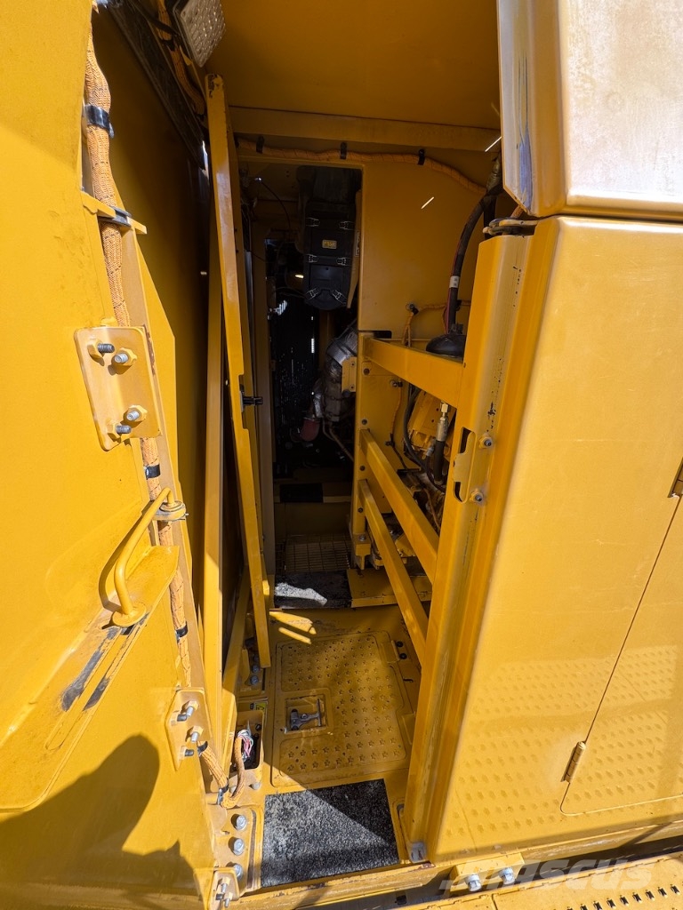 CAT 6015B Crawler excavators