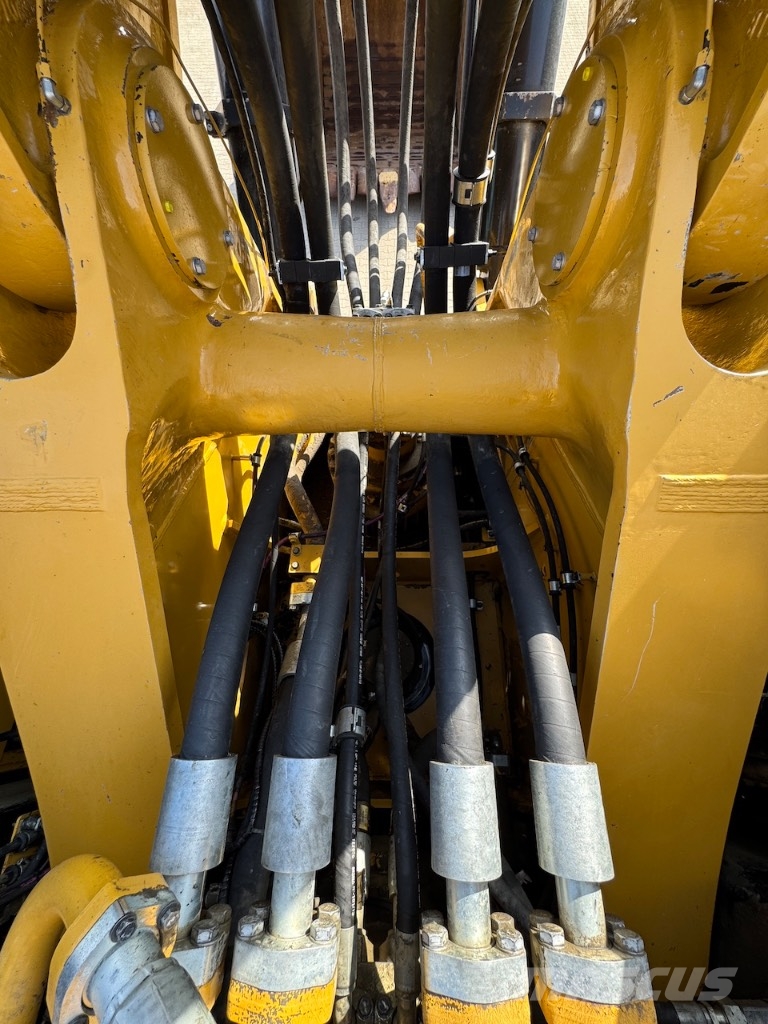 CAT 6015B Crawler excavators