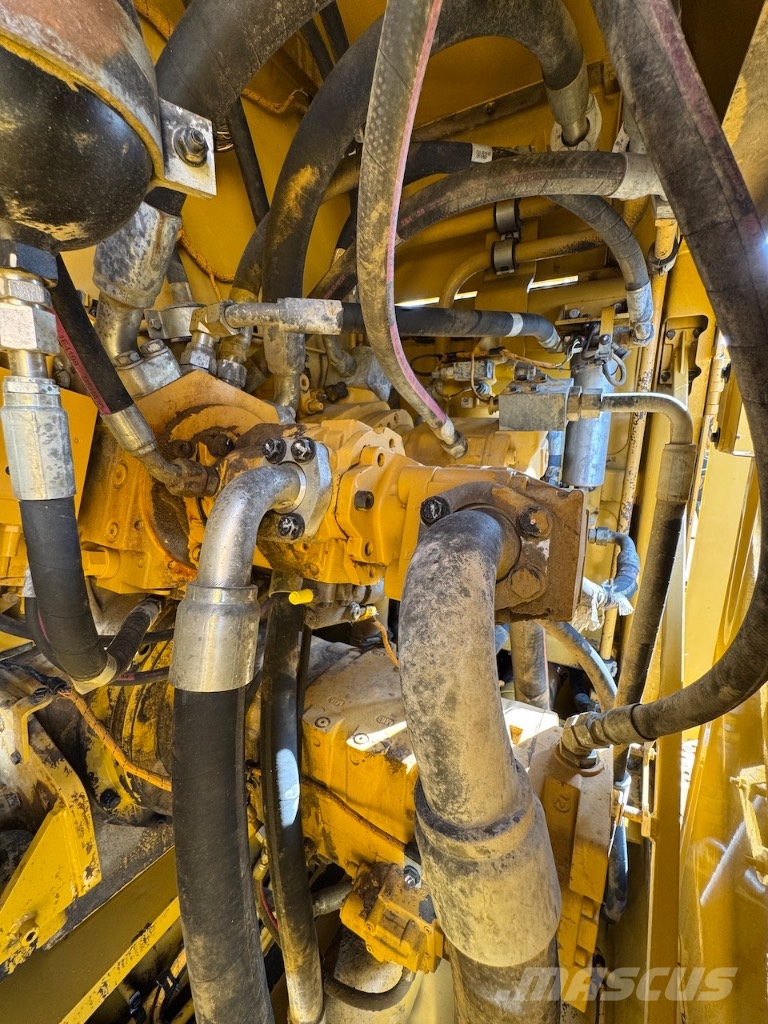 CAT 6015B Crawler excavators