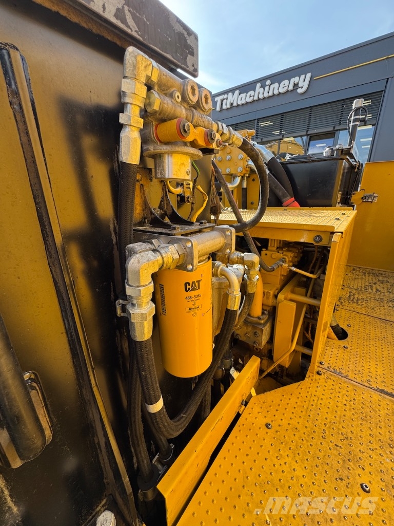 CAT 6015B Crawler excavators