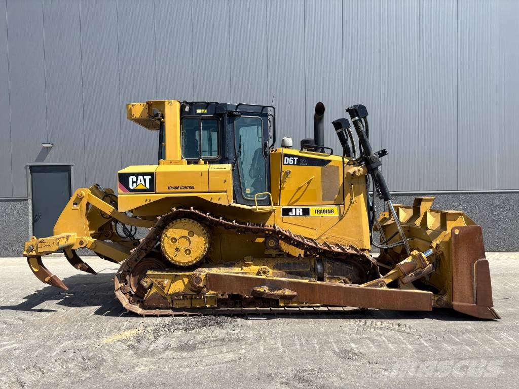 CAT D 6 T XL Buldozer sobre oruga