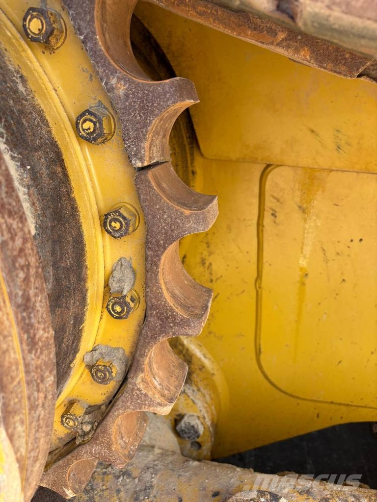 CAT D 6 T XL Buldozer sobre oruga
