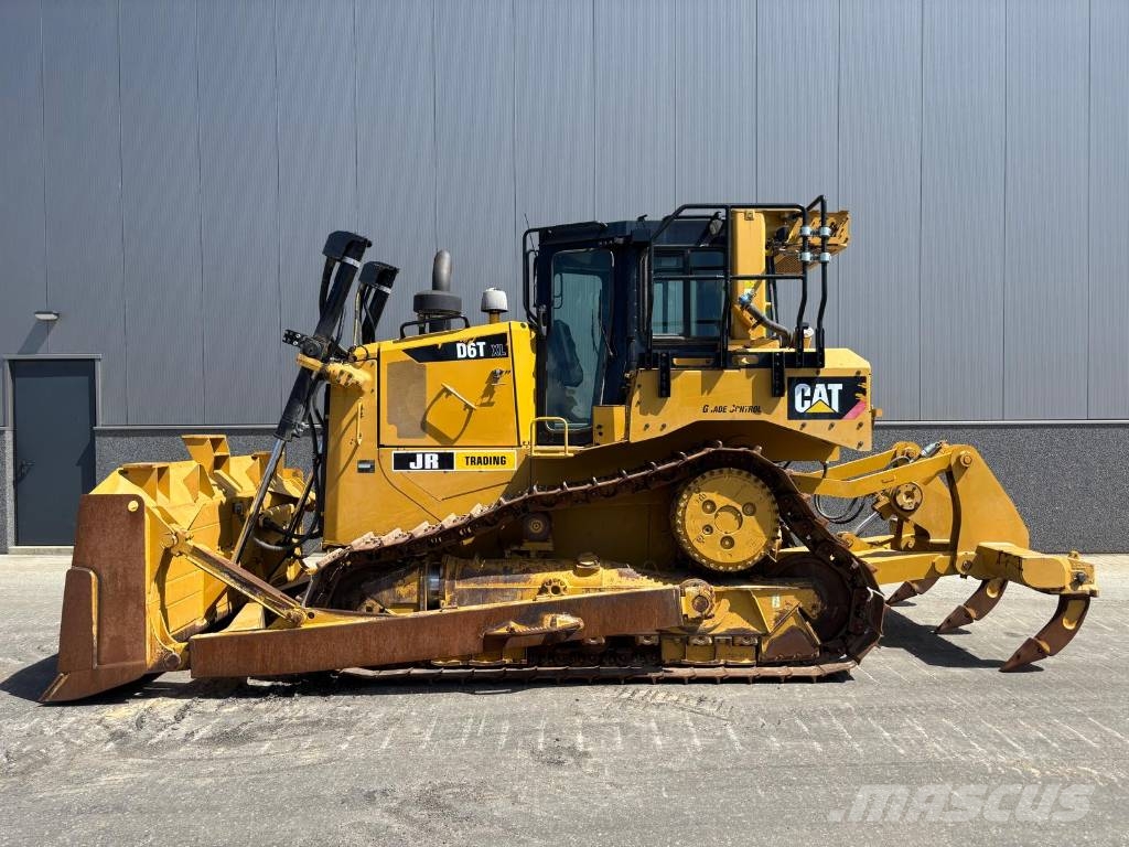 CAT D 6 T XL Buldozer sobre oruga