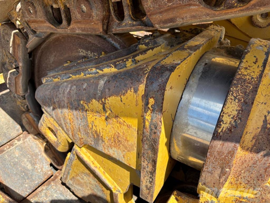 CAT D 6 T XL Buldozer sobre oruga