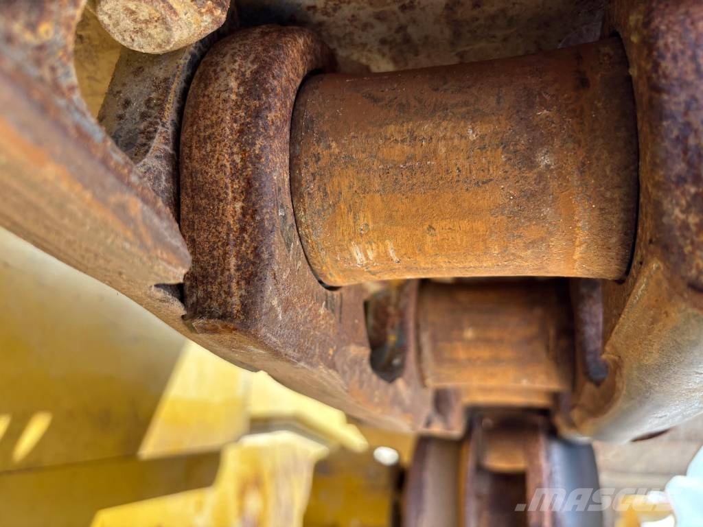 CAT D 6 T XL Buldozer sobre oruga