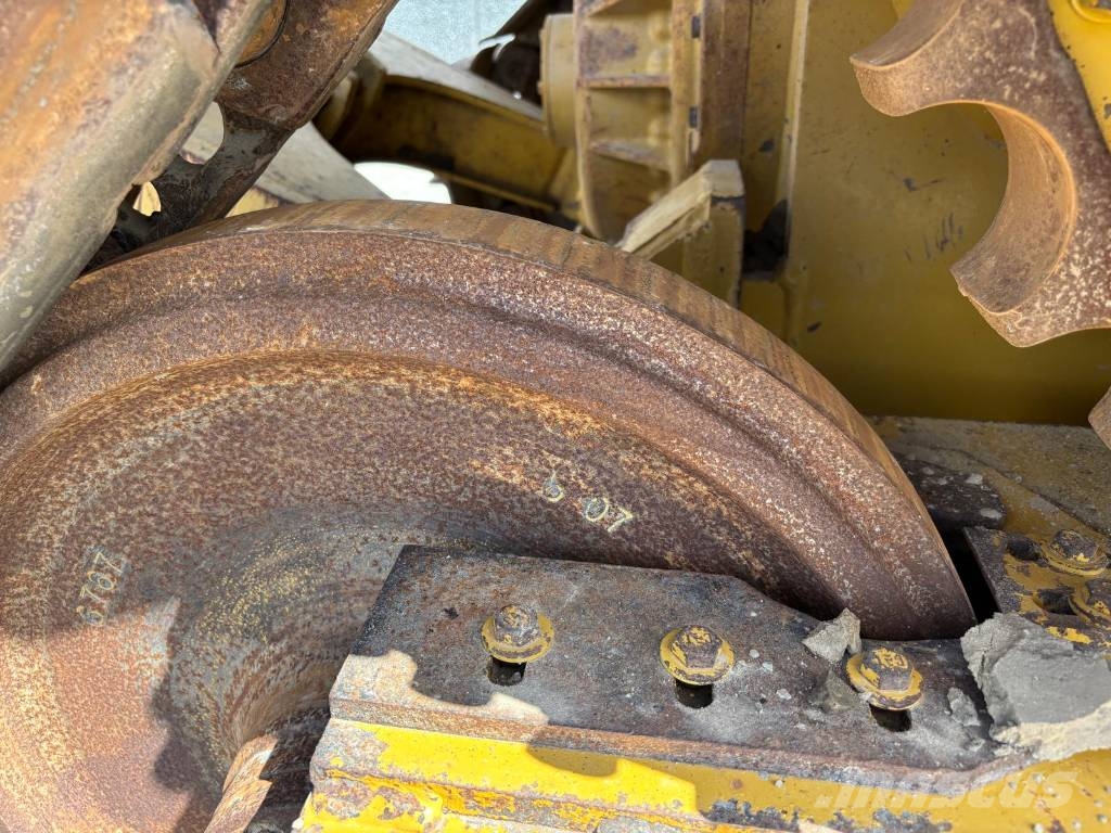 CAT D 6 T XL Buldozer sobre oruga