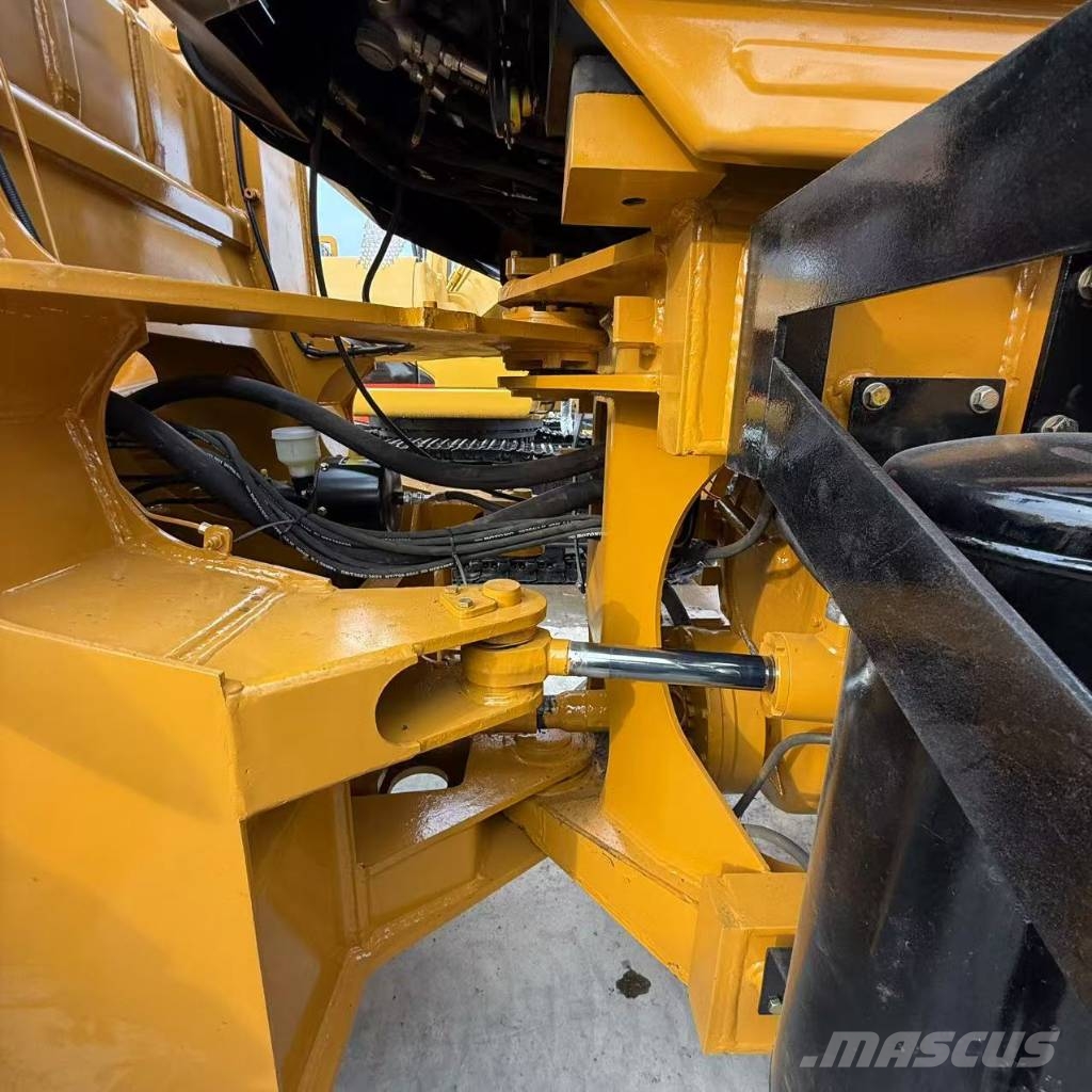 CAT 966 H Rataslaadurid