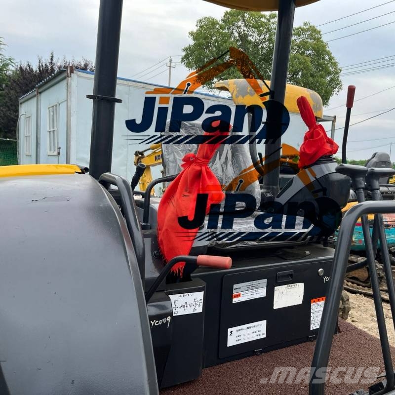 Komatsu PC 30 MR 소형 굴삭기 7톤 미만