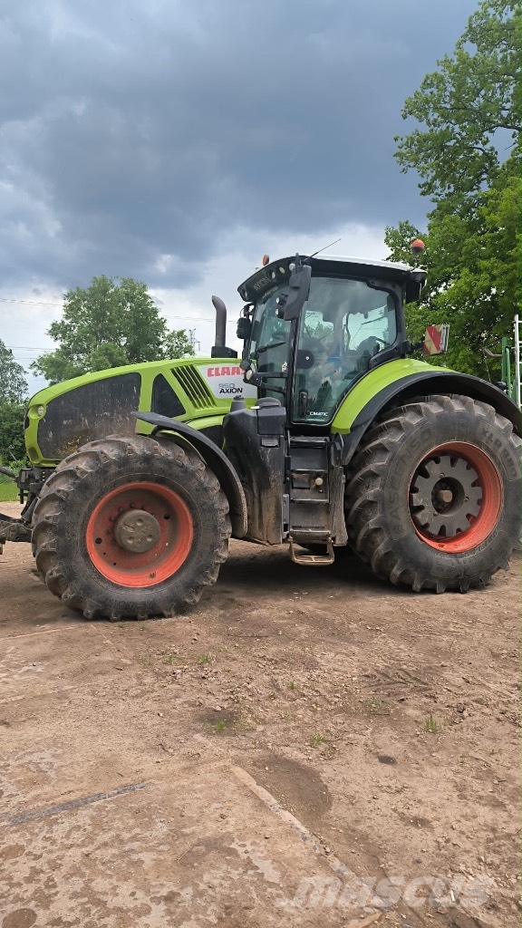 CLAAS Axion 950 Cmatic Traktori