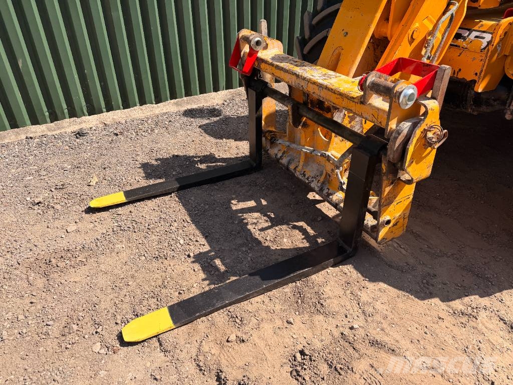 JCB 541-70 7 Meter Telehandler Telescopic handlers
