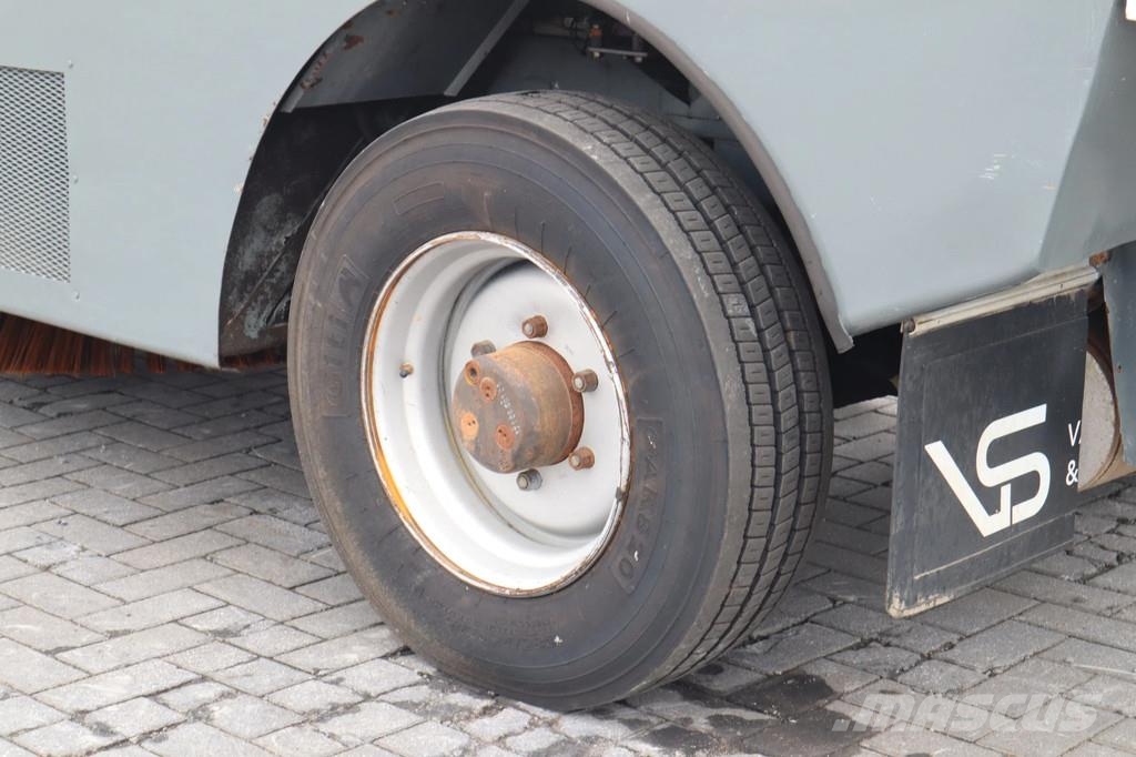 Aebi MFH 5000 | FRONT BRUSH | 1.000 L TANK | SWEEPER كناسات