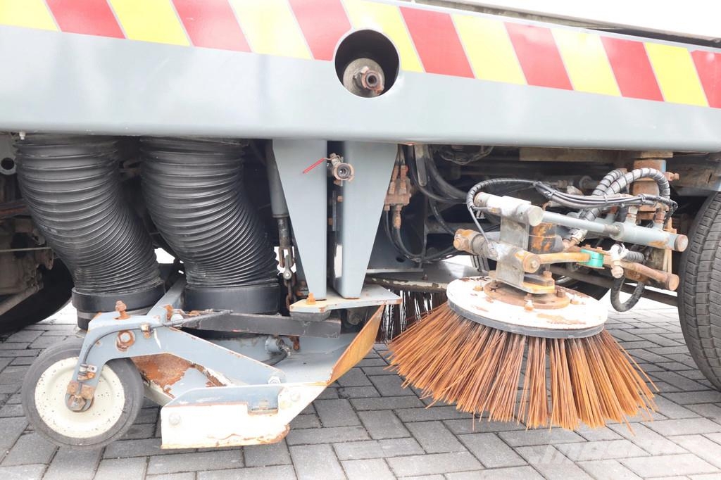 Aebi MFH 5000 | FRONT BRUSH | 1.000 L TANK | SWEEPER كناسات