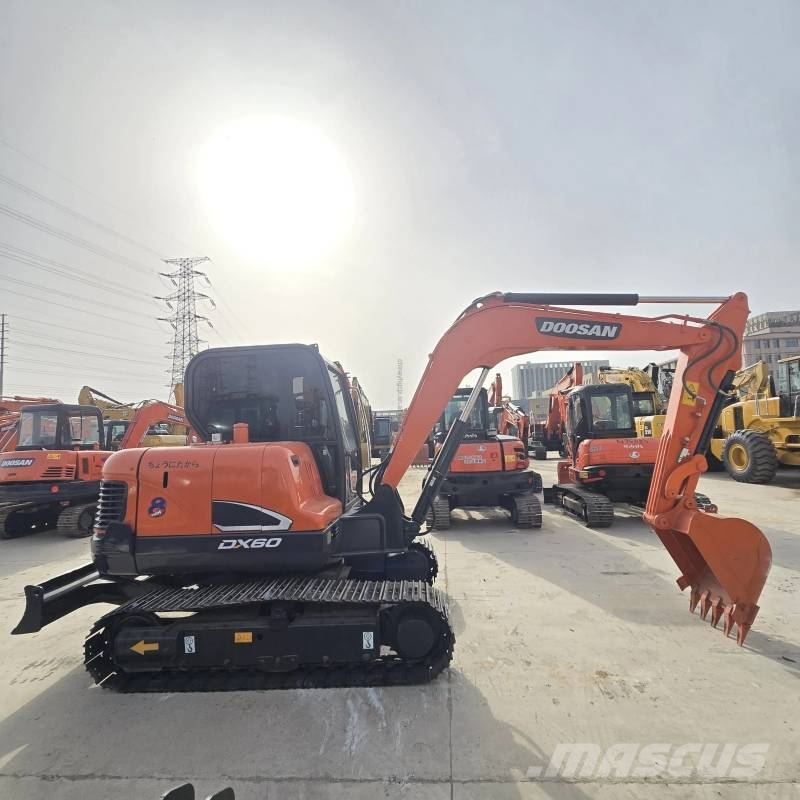 Doosan DX60 소형 굴삭기 7톤 미만