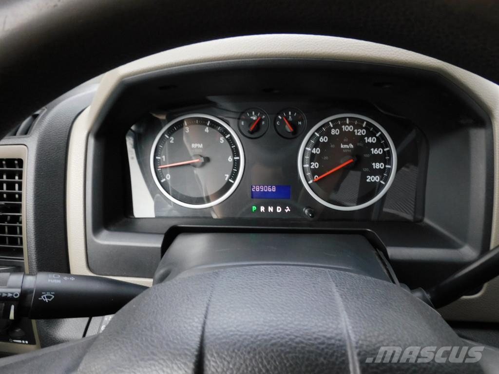 Dodge Ram 1500 5.7 V8 4x4 Quad Cab 6'4 20 INC FUEL VELGE Pickup/Pritschenwagen