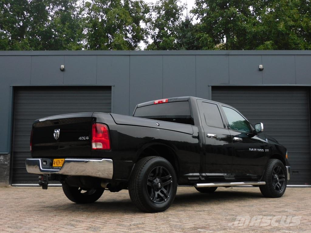 Dodge Ram 1500 5.7 V8 4x4 Quad Cab 6'4 20 INC FUEL VELGE Pickup/Pritschenwagen