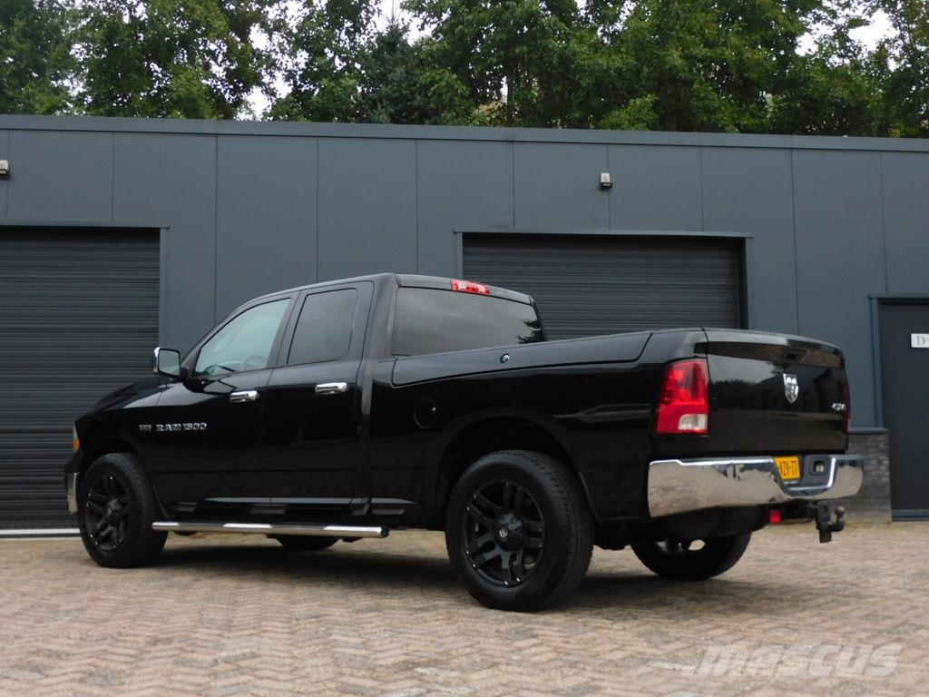 Dodge Ram 1500 5.7 V8 4x4 Quad Cab 6'4 20 INC FUEL VELGE Pickup/Pritschenwagen