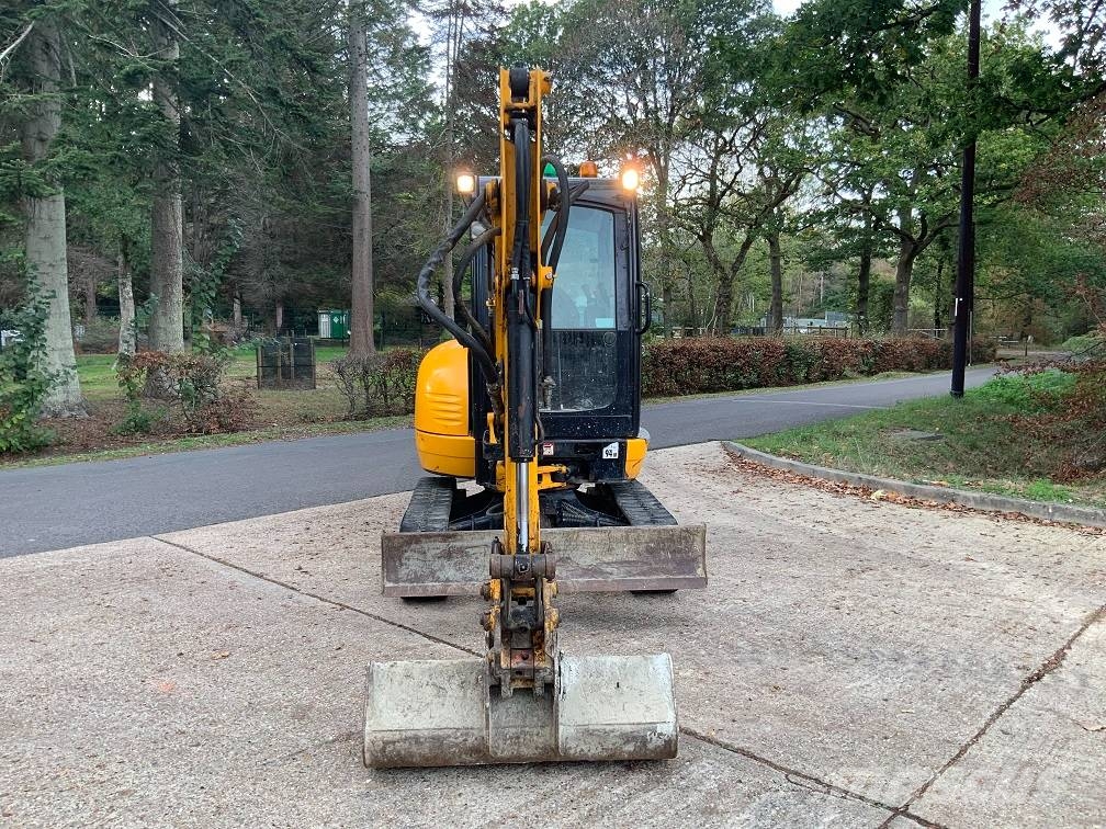 JCB 8026 CTS Mini bagri <7t