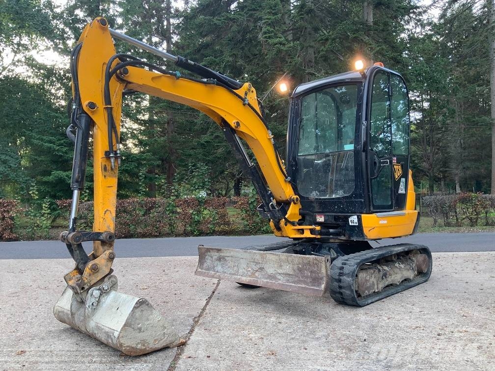 JCB 8026 CTS Mini bagri <7t
