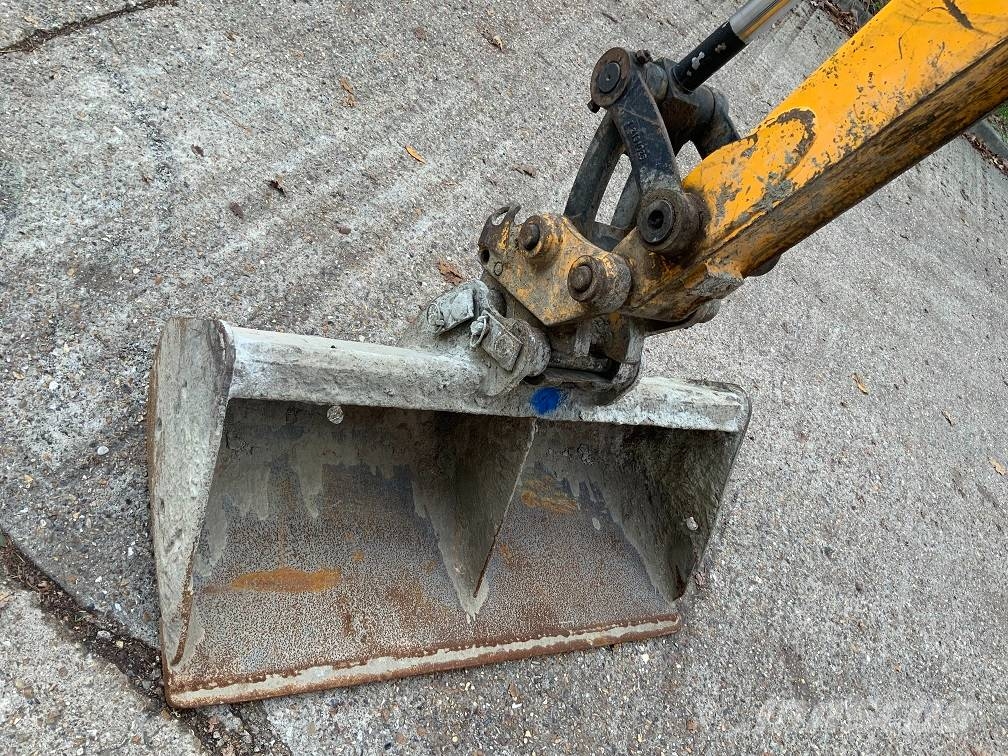 JCB 8026 CTS Mini bagri <7t