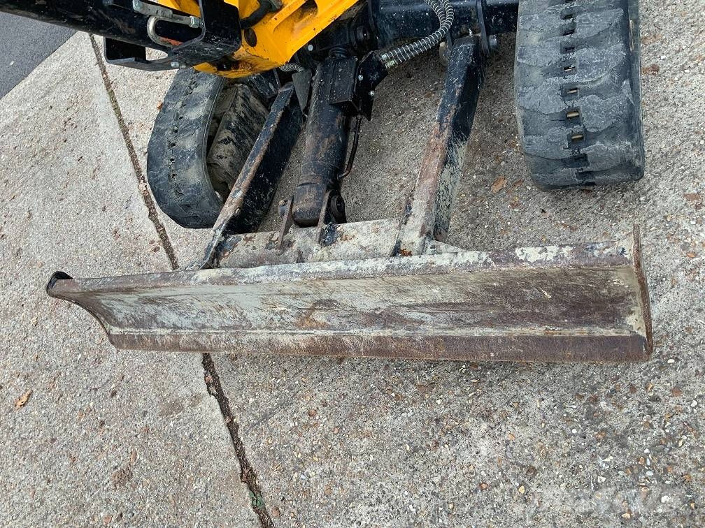 JCB 8026 CTS Mini bagri <7t