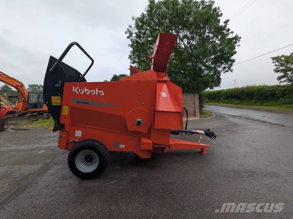 Kubota BC 2300 آلات تمزيق الحزم وتقطيعها ونشرها