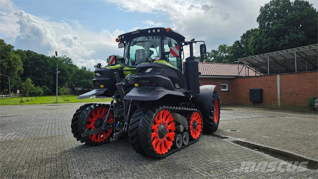 CLAAS Axion 930 TT 트랙터