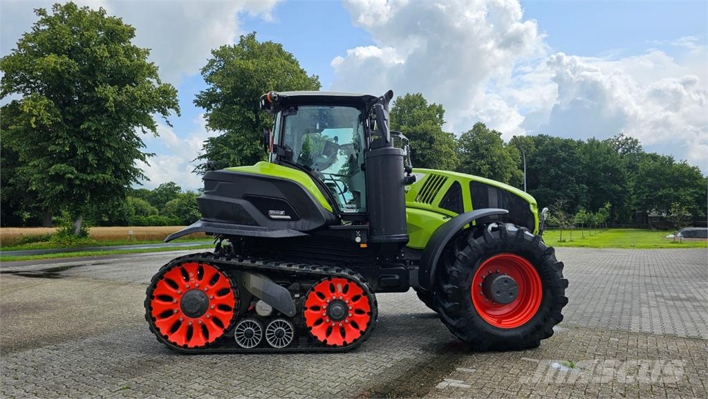 CLAAS Axion 930 TT 트랙터