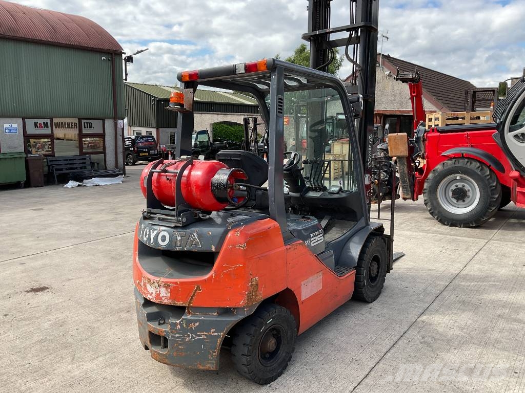 Toyota 02-8 FGF 25 LPG vozíky