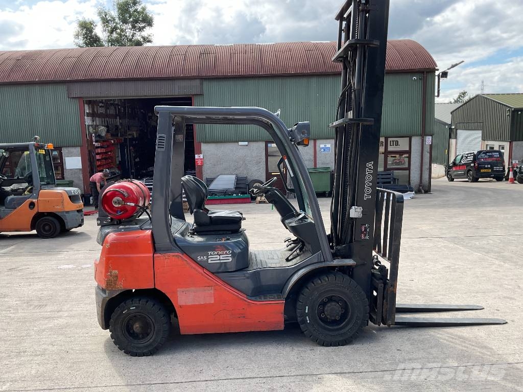 Toyota 02-8 FGF 25 LPG vozíky