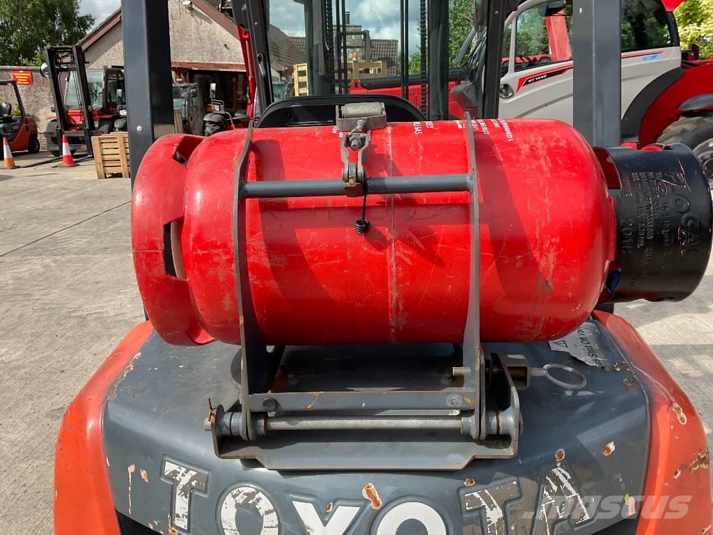 Toyota 02-8 FGF 25 LPG vozíky