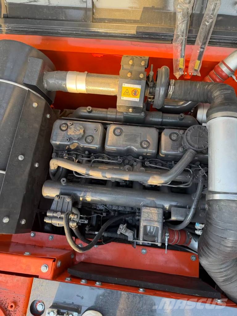Doosan DX 300   Shanghai largest supplier Pelle sur chenilles