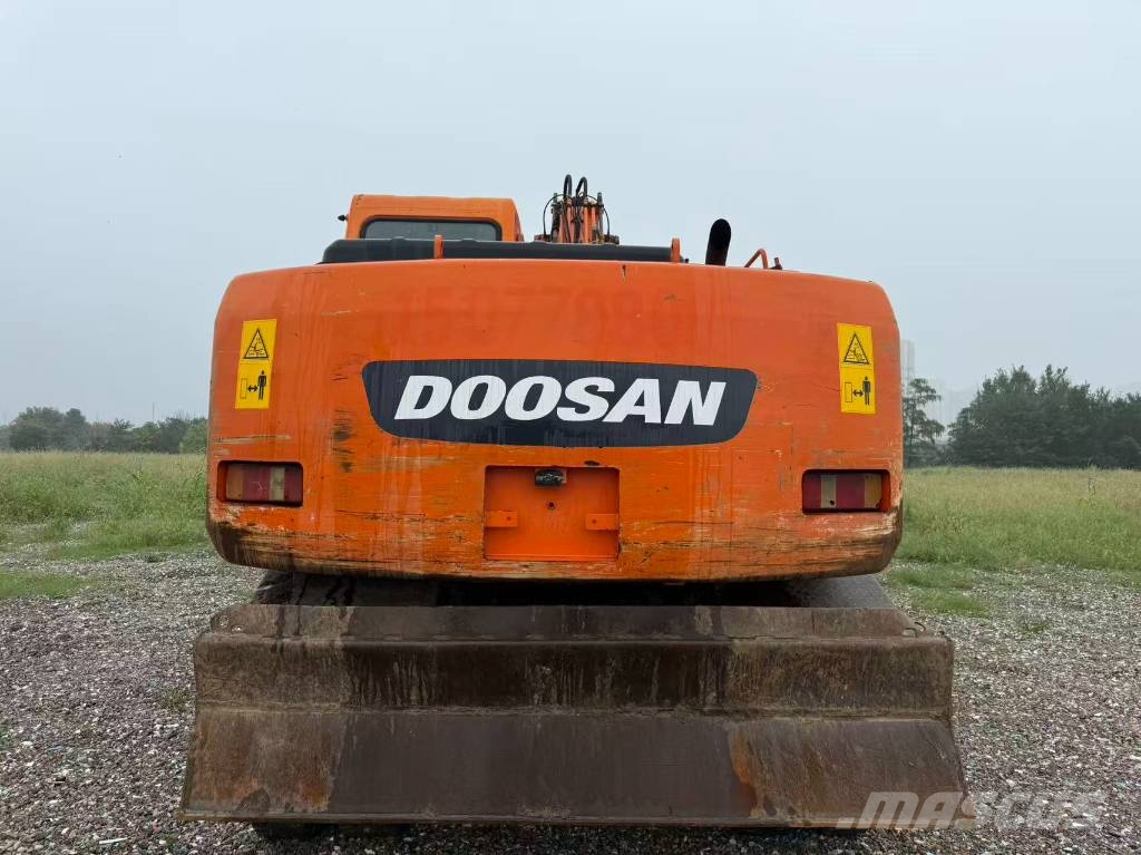 Doosan DH150W-7 轮式挖掘机