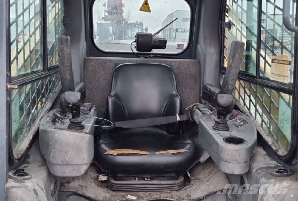 Gehl RT 210 Kompaktrakodók