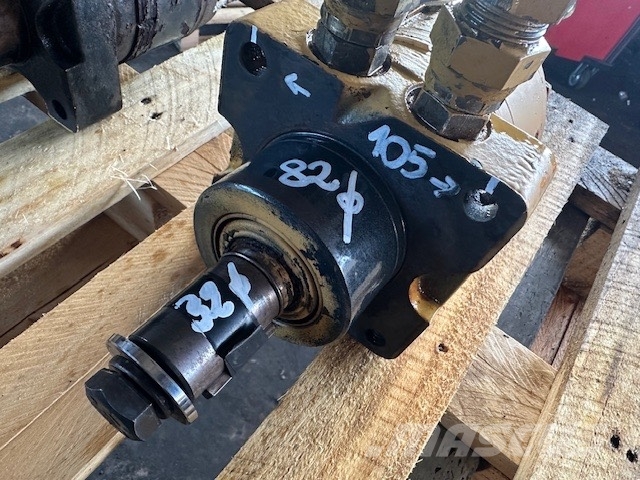 White SILNIK HYDRAULICZNY/HYDRAULIC ENGINE Hidraulika